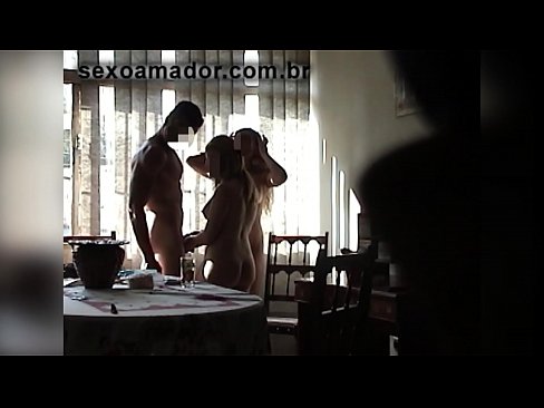 ❤️ Секс друзья приглашают гигантского мужика и втроем с ним ️ Видео траха на ttsex.ru ❌